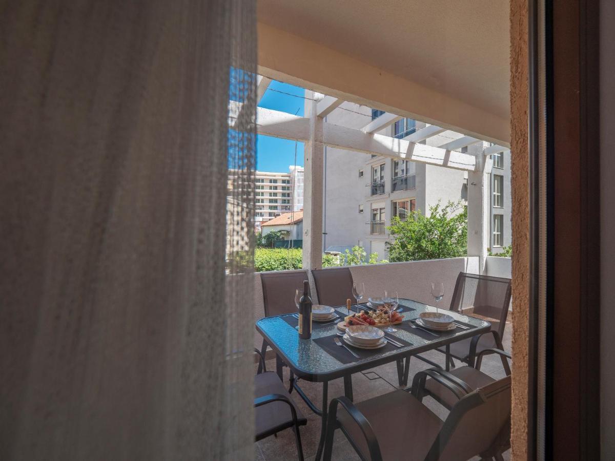 Apartment Oscar Exclusive